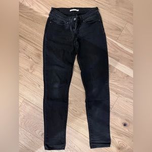 Levi’s black 711 skinny jeans size 28